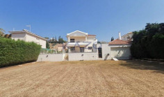 Three bedroom luxury house for sale in Agios Tychonas 