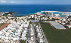Modern seafront villa with pool in Paralimni 