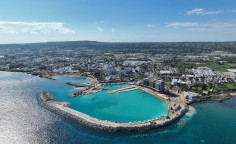 Modern seafront villa with pool in Paralimni 