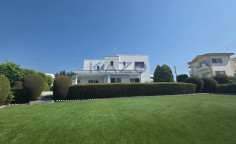 For sale spacious detached house Agios Athanasios sea view 