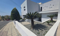 For sale spacious detached house Agios Athanasios sea view 