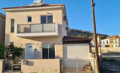 For sale: 3 bedroom house in Oroklini 