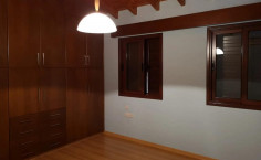 Spacious 6 bedroom house to rent in Makedonitissa