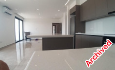 Modern 2-bedroom top floor apartment with private roof garden - vergina area 