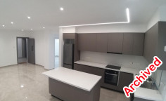 Modern 2-bedroom top floor apartment with private roof garden - vergina area 