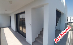 Modern 2-bedroom top floor apartment with private roof garden - vergina area 