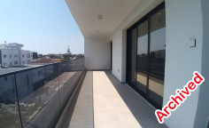 Modern 2-bedroom top floor apartment with private roof garden - vergina area 