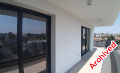 Modern 2-bedroom top floor apartment with private roof garden - vergina area 