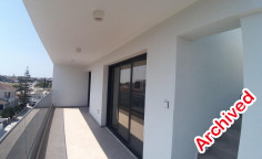 Modern 2-bedroom top floor apartment with private roof garden - vergina area 