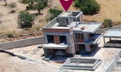 Spacious Kissonerga villa with pool and garden 