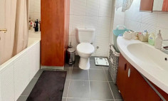 Spacious 4 bedroom apartment for sale in Agioi Omologites