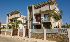 Spacious Agios Tychonas villa with pool gym 
