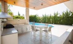 Spacious Agios Tychonas villa with pool gym 