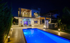 Spacious Agios Tychonas villa with pool gym 