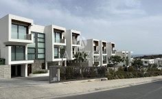 2 bedroom furnished maisonette with swimming pool to rent in Agios Tychonas
