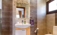 Luxury 4 bedroom house for sale in Pernera