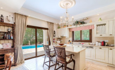Luxury 4 bedroom house for sale in Pernera