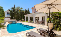 Luxury 4 bedroom house for sale in Pernera
