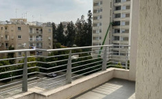 Spacious commercial to rent in Agioi Omologites