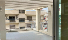 Spacious commercial to rent in Agioi Omologites