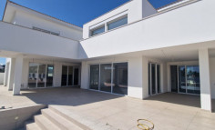 Luxury 5 bedroom house to rent in Strovolos
