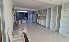 Commercial for sale in Platy