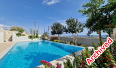 Modern furnished villa with pool in Mouttagiaka 