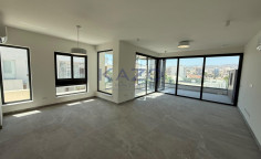 3-bed panoramic view penthouse in Neapolis 