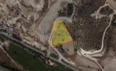7,024 m&sup2; field in Pentakomo near highway , Limassol
