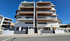 Prestigious three bedroom penthouse with private pool for rent in Panthea 