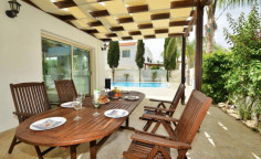 4 bedroom house to rent in Protaras