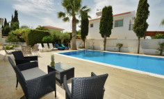 4 bedroom house to rent in Protaras