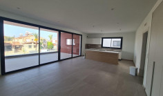 Large 3 bedroom apartment for sale in Lakatamia