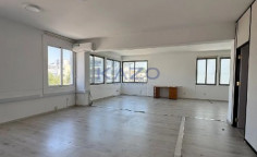 230 m&sup2; office in Agios Ioannis 