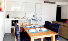 2-bed apartment with sea and mountain views, top floor 