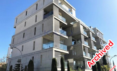 2-bed apartment with sea and mountain views, top floor 