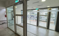 365 m&sup2; office to rent in Omonoia 
