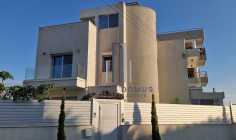 3-bed house in Zakaki, partially furnished 