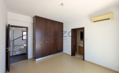 Four-bedroom mansion in Livadia, Larnaca 