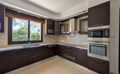 Four-bedroom mansion in Livadia, Larnaca 