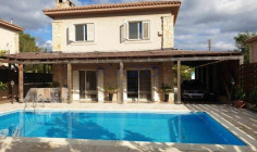 Three bedroom detached house with private pool for rent in Souni-Zanakia 