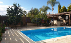 Three bedroom detached house with private pool for rent in Souni-Zanakia 