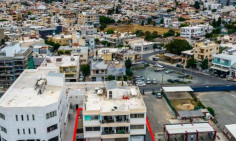 Large commercial building for sale in Polemidia 