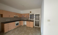 2-bed ground floor apartment in Chalkoutsa 4min fro the beach 