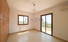 Detached two-storey house in Ineia, Paphos 