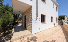 Detached two-storey house in Ineia, Paphos 