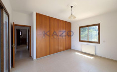 Detached two-storey house in Ineia, Paphos 