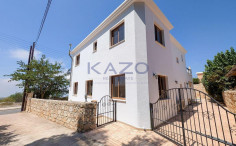Detached two-storey house in Ineia, Paphos 