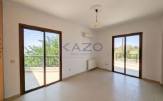 Detached two-storey house in Ineia, Paphos 