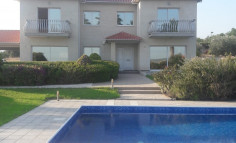 Villa in Pyrgos with large area plot.